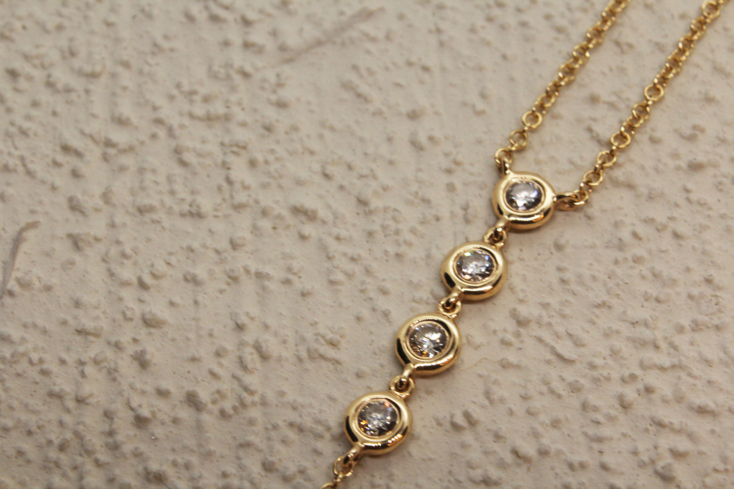 Iris Lariat