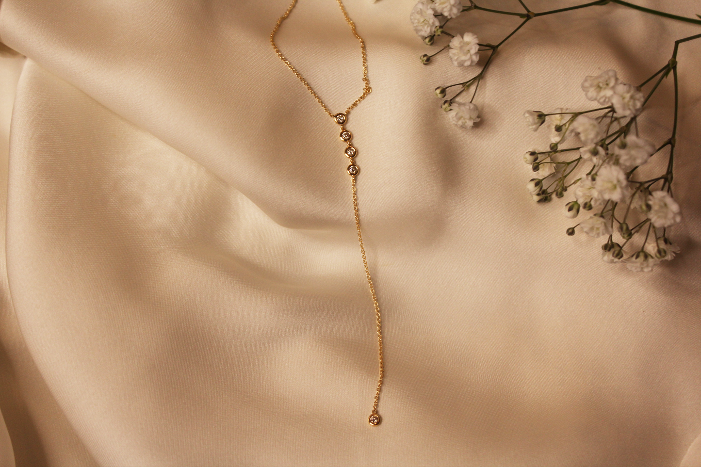 Iris Lariat